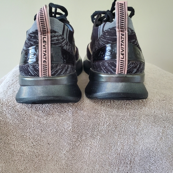 Brooks Levitate 4.0 7.5 women's - Picture 4 of 6